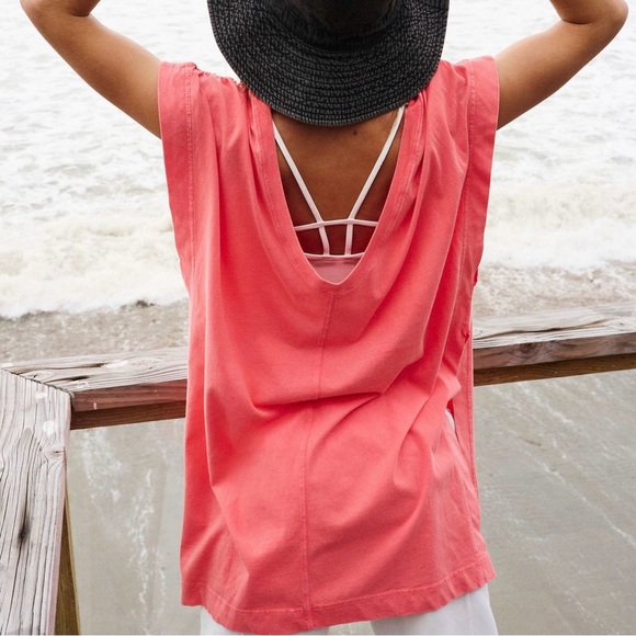 NWOT Arabesque Tee - Picture 4 of 9